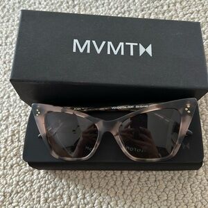 MVMT sunglasses cat style brand new